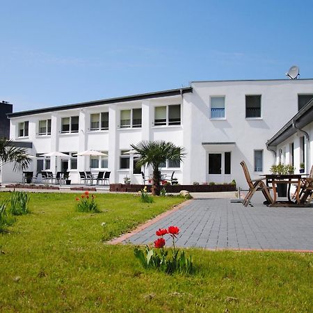 Appartementanlage-Ferienwohnungen Weisse Moewe 사스니츠 외부 사진