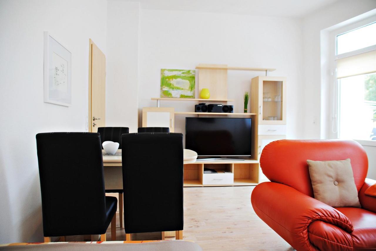 Appartementanlage-Ferienwohnungen Weisse Moewe 사스니츠 외부 사진