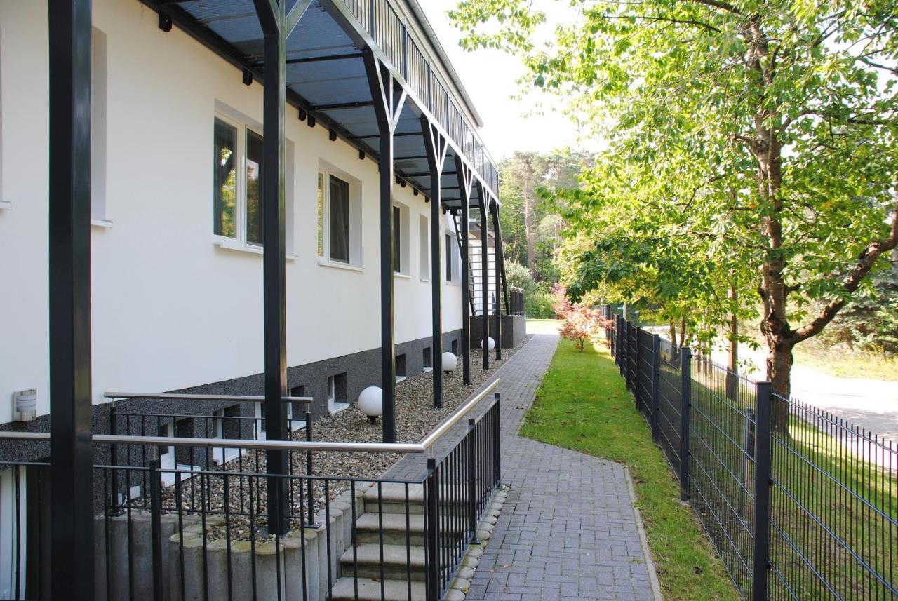 Appartementanlage-Ferienwohnungen Weisse Moewe 사스니츠 외부 사진